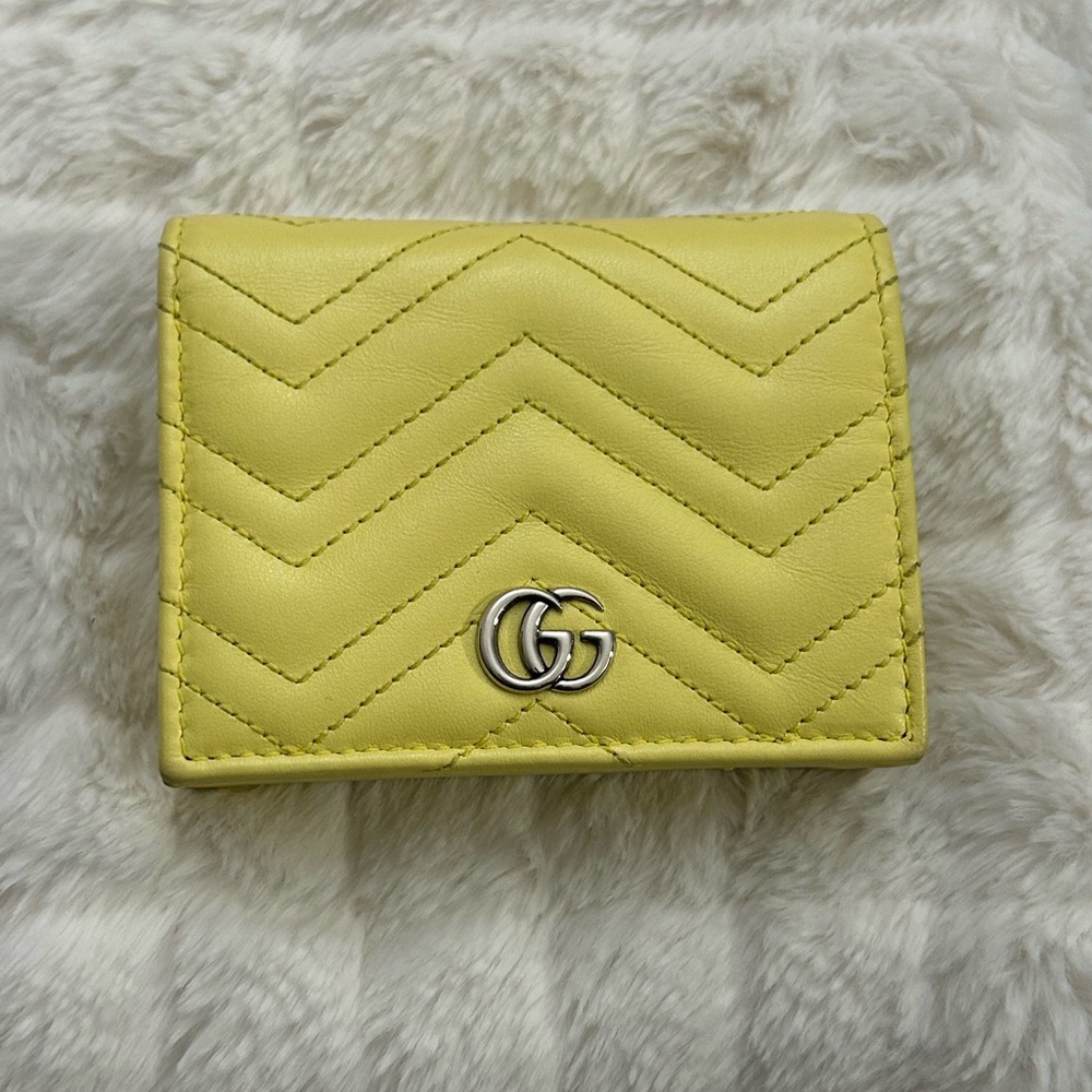 Gucci Small Wallet on Chain
